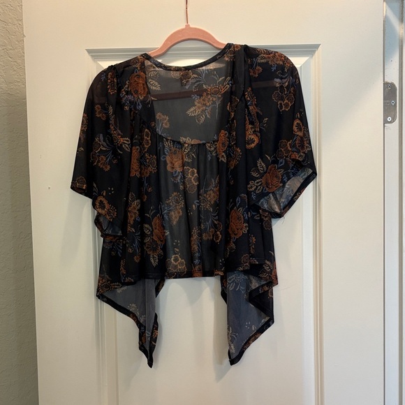 Floral Sheer Kimono Top - Picture 4 of 5
